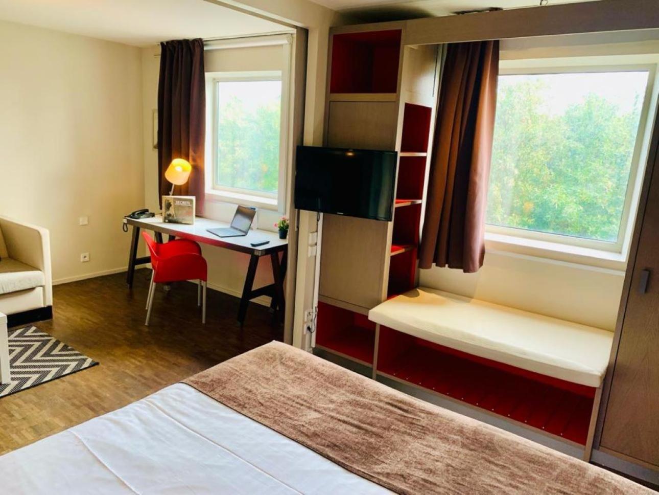 Standing Hotel Suites By Actisource Roissy-en-France Exterior foto
