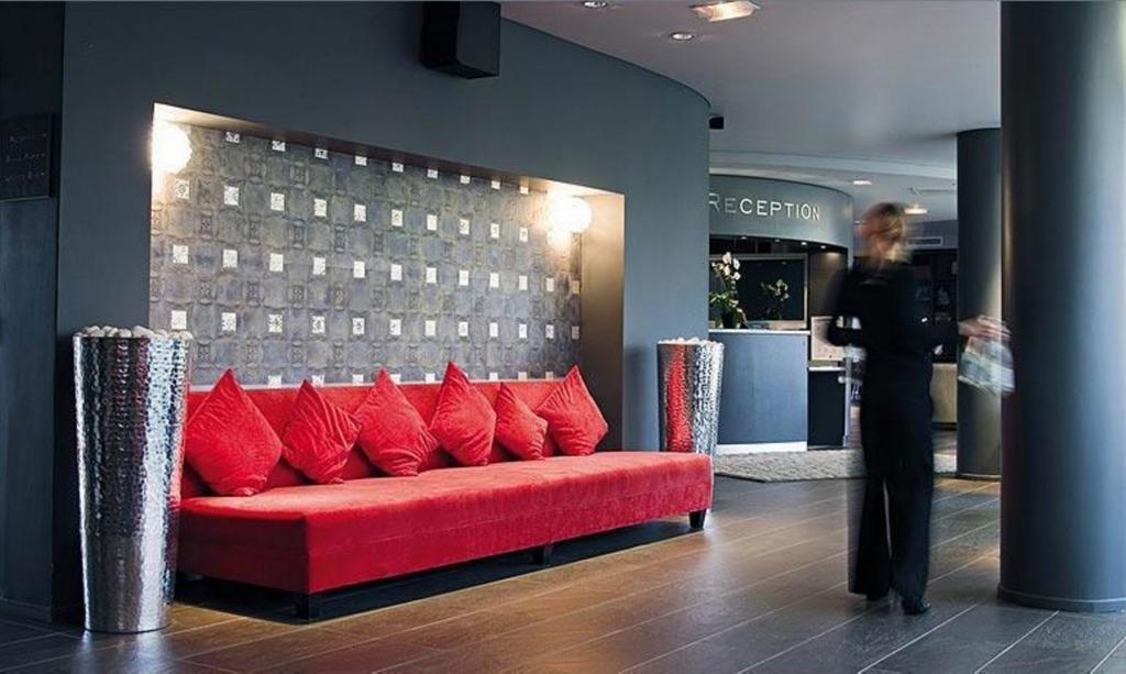 Standing Hotel Suites By Actisource Roissy-en-France Exterior foto